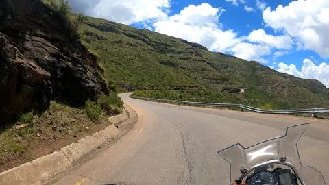 Lekhalo La Baroa Pass / Bushmen's Pass